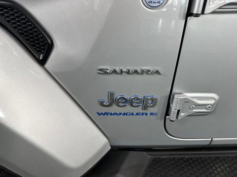 Used 2023 Jeep Wrangler Unlimited Sahara w/ Cold Weather Group AWD/4WD image 10