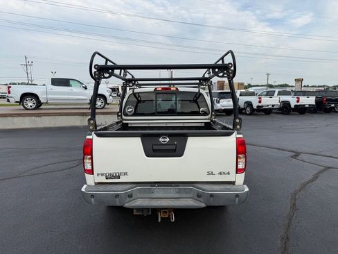 Used 2015 Nissan Frontier SL AWD/4WD image 4
