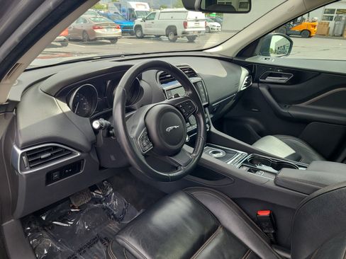 Used 2017 Jaguar F-PACE Prestige AWD/4WD image 10