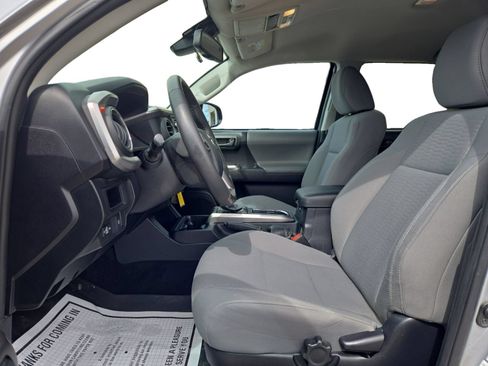 Used 2019 Toyota Tacoma SR5 RWD image 13