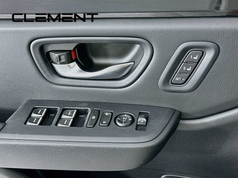 Used 2025 Honda Pilot EX-L image 26