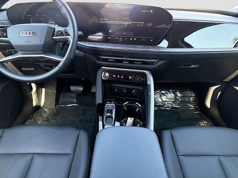 Used 2025 Audi Q5 Premium w/ Convenience Package AWD/4WD image 18
