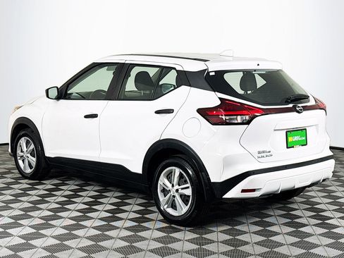 Used 2022 Nissan Kicks S image 6