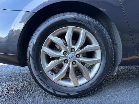 Used 2019 Kia Sedona EX image 46