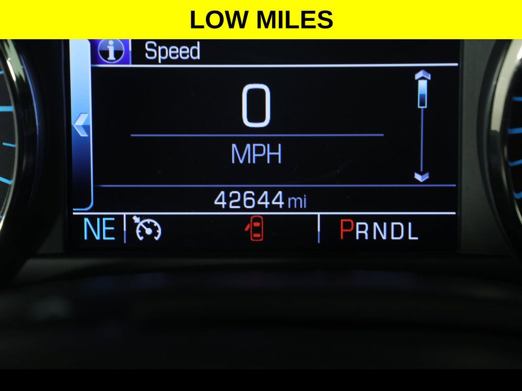 Used 2018 Chevrolet Silverado 1500 LT w/ Redline Edition AWD/4WD image 4