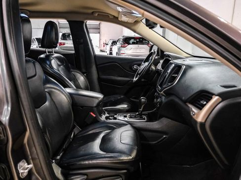 Used 2017 Jeep Cherokee Limited image 33