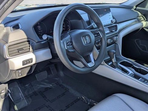 Used 2018 Honda Accord LX image 10