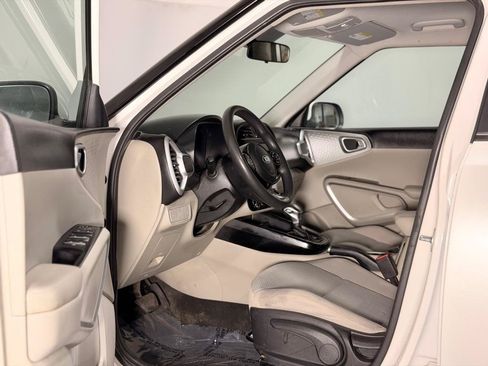 Used 2020 Kia Soul LX FWD image 10