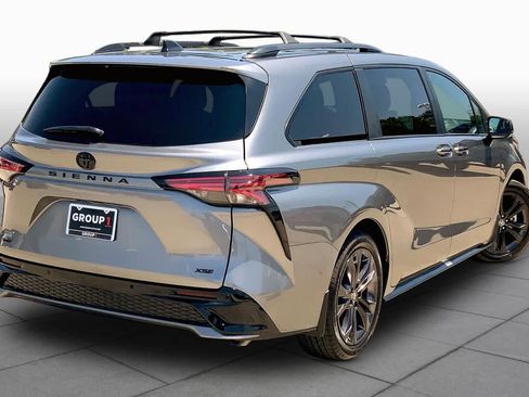 Used 2026 Toyota Sienna XSE FWD image 13