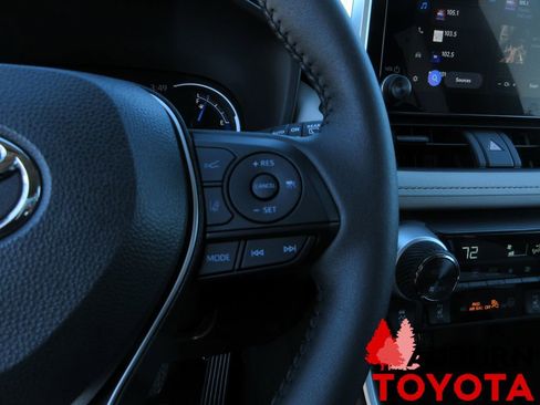 Certified 2025 Toyota RAV4 XLE w/ Convenience Package image 18