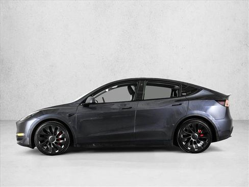 Used 2022 Tesla Model Y Performance image 9