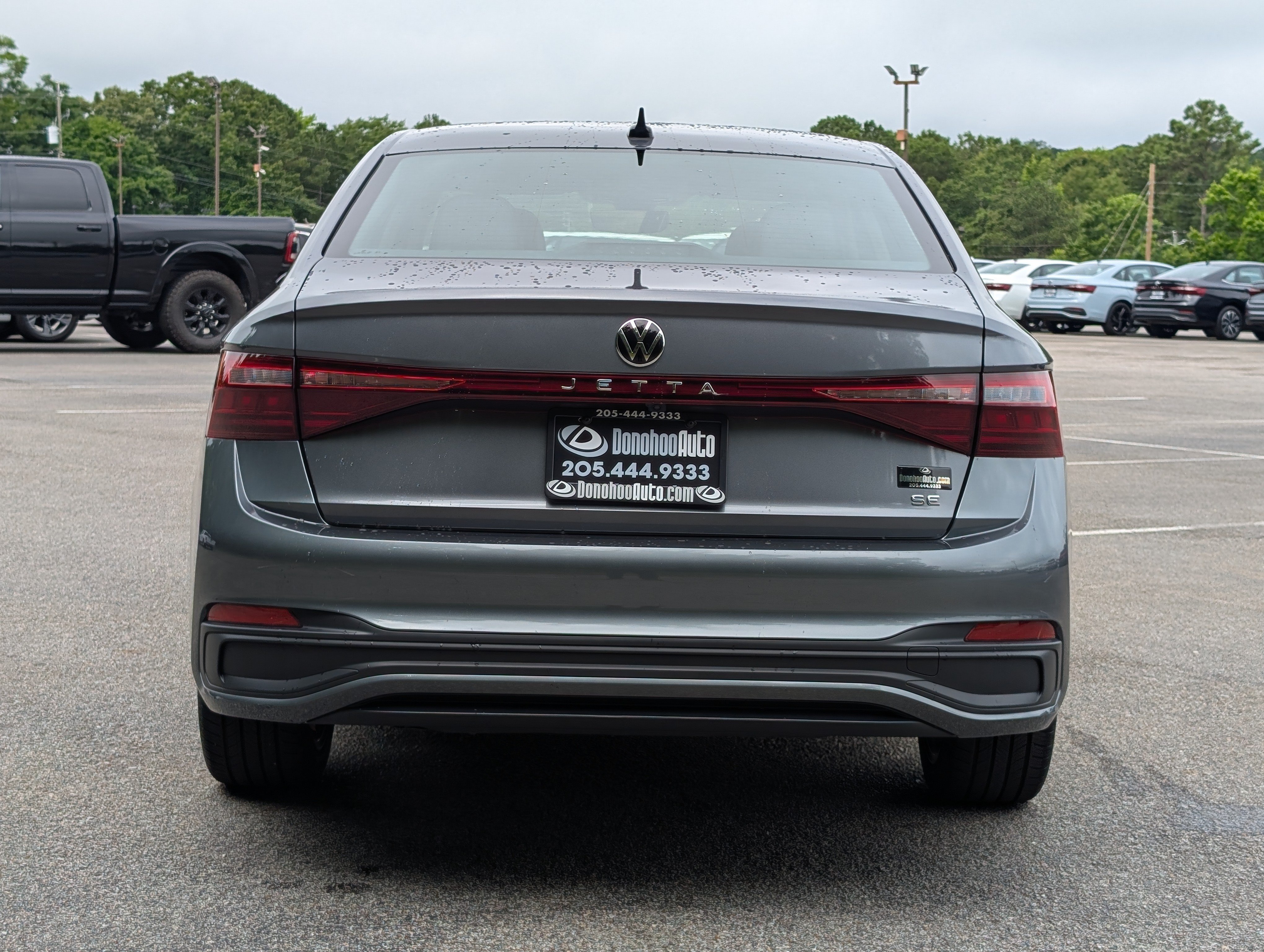 Used 2025 Volkswagen Jetta SE w/ Sunroof Package FWD image 8