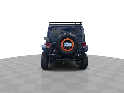 Used 2016 Jeep Wrangler Unlimited Rubicon w/ Connectivity Group AWD/4WD image 7