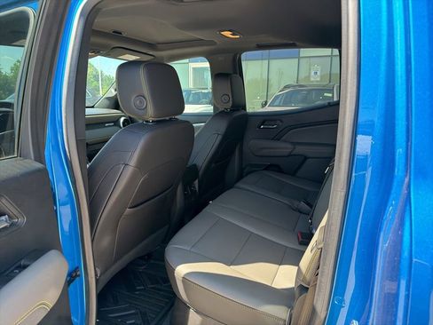 Used 2023 Chevrolet Colorado ZR2 w/ ZR2 Convenience Package III AWD/4WD image 3