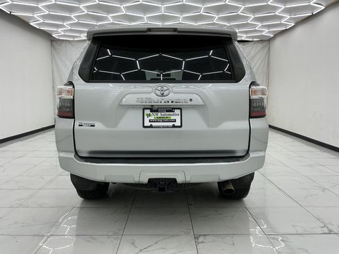 Used 2016 Toyota 4Runner SR5 Premium AWD/4WD image 10