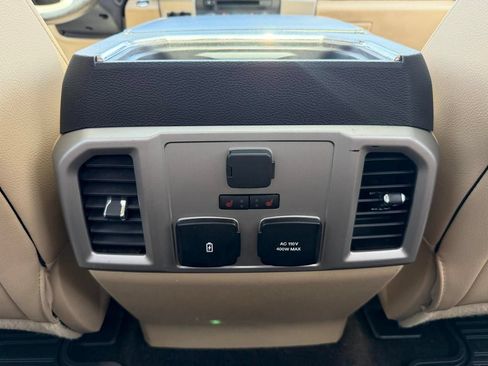 Used 2018 Ford F250 Lariat w/ Lariat Ultimate Package AWD/4WD image 18