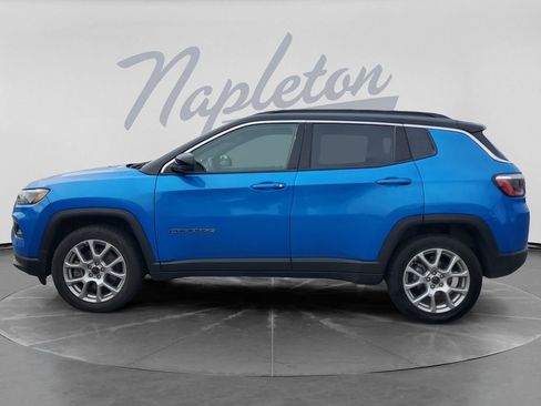 Used 2025 Jeep Compass Limited AWD/4WD image 4