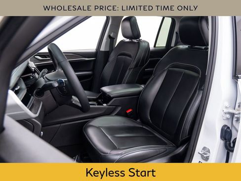 Used 2023 Jeep Grand Cherokee 4WD 4xe image 13