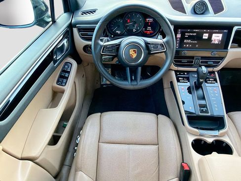 Used 2022 Porsche Macan Base image 17