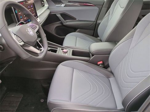 New 2026 Volkswagen Tiguan SE R-Line image 15