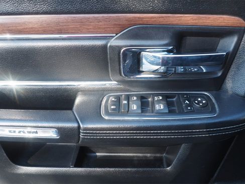 Used 2016 RAM 1500 Laramie w/ Convenience Group image 17