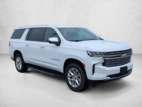 Used 2024 Chevrolet Suburban Premier AWD/4WD image 3