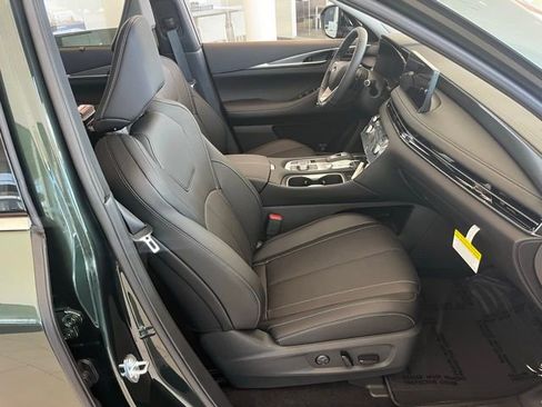 New 2026 INFINITI QX60 Luxe w/ Family Package image 10