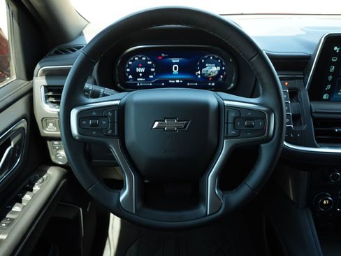 Used 2024 Chevrolet Tahoe Z71 w/ Luxury Package image 9