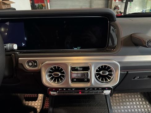 Used 2025 Mercedes-Benz G 550 image 19
