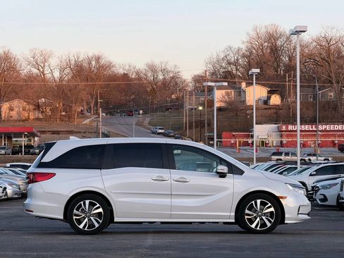 Used 2023 Honda Odyssey Touring image 6