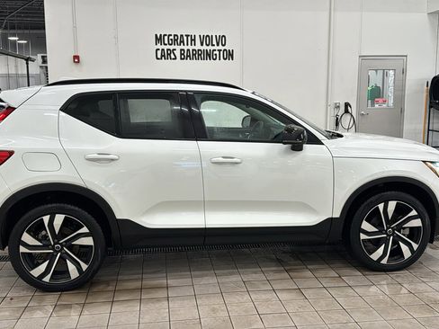 Used 2024 Volvo XC40 B5 Plus w/ Protection Package Premier image 4