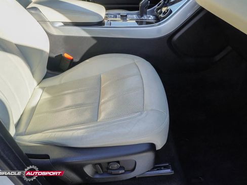 Used 2020 Land Rover Range Rover Sport HSE image 32