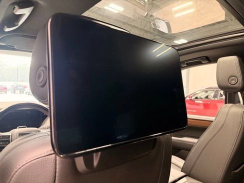 Used 2025 GMC Yukon Denali w/ Denali Reserve Package AWD/4WD image 26