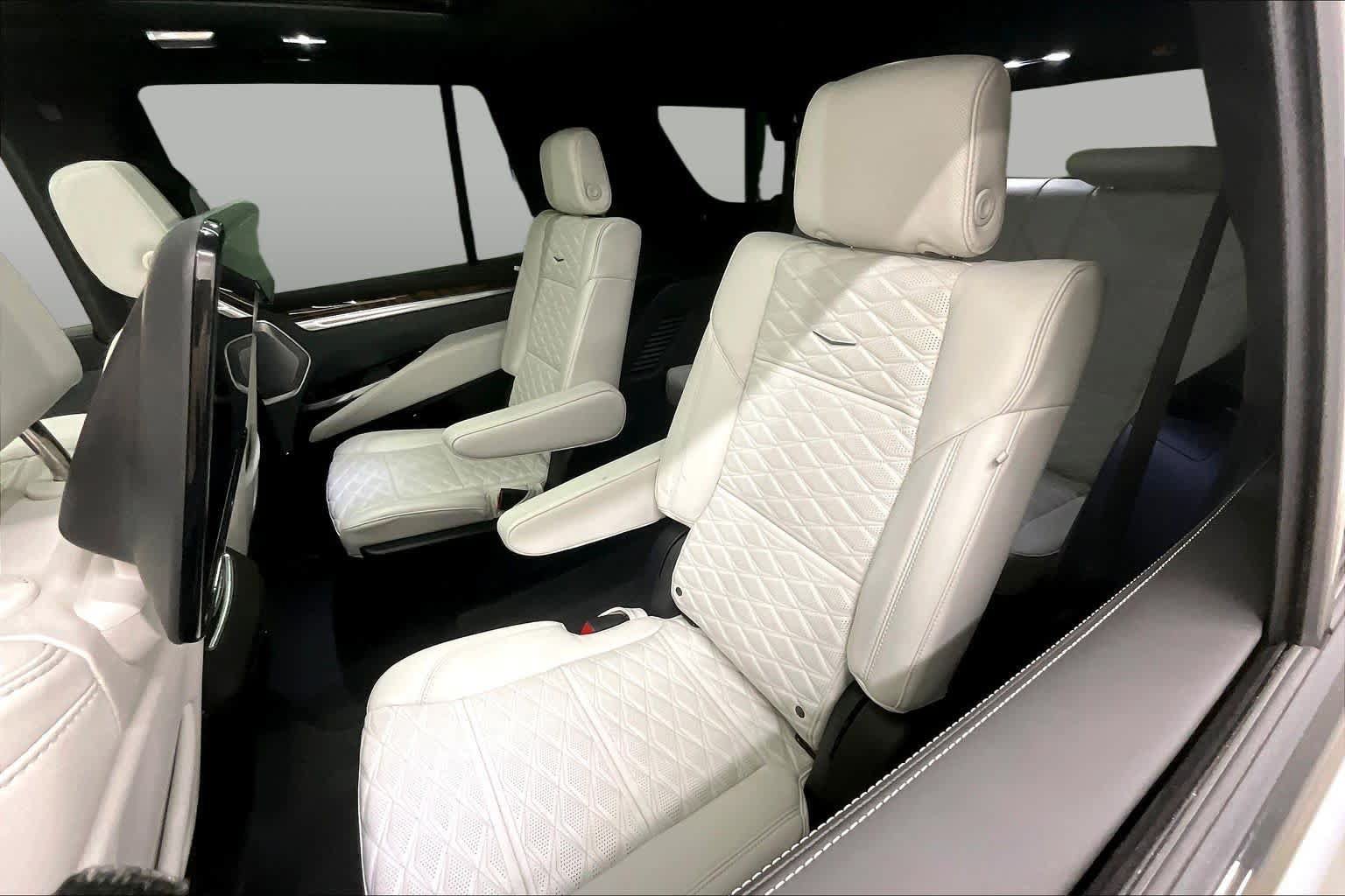 Used 2025 Cadillac Escalade Sport Platinum w/ LPO, Floor Liner Package AWD/4WD image 20