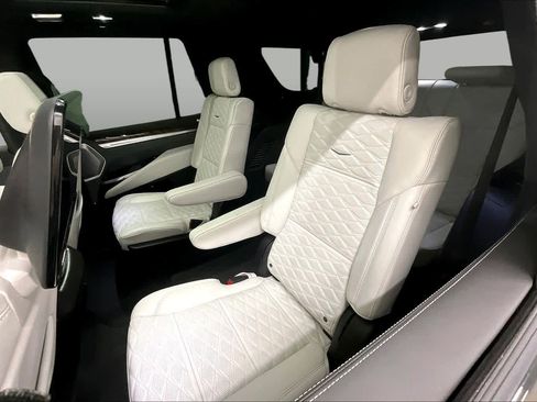 Used 2025 Cadillac Escalade Sport Platinum w/ LPO, Floor Liner Package AWD/4WD image 20