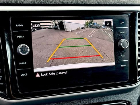 Used 2022 Volkswagen Atlas Cross Sport SE image 17