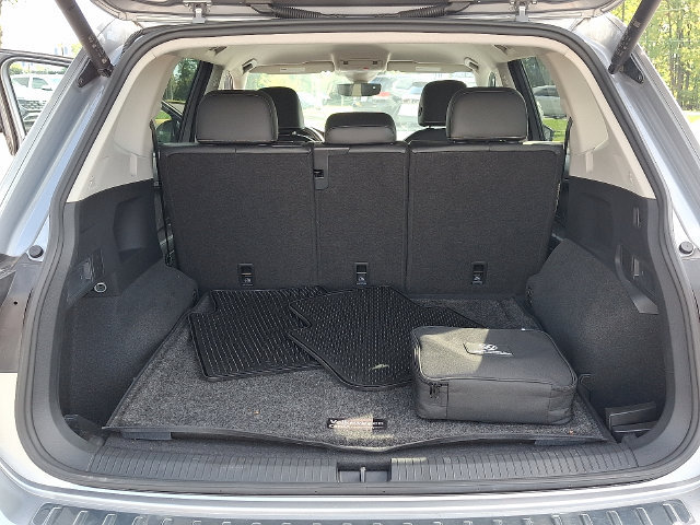 Used 2024 Volkswagen Tiguan SE AWD/4WD image 29