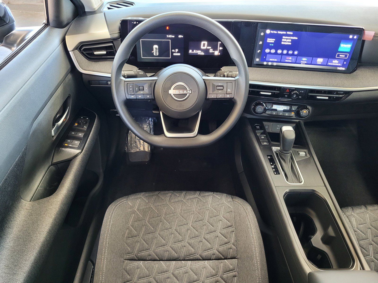 New 2026 Nissan Kicks SV w/ SV Premium Package FWD image 8
