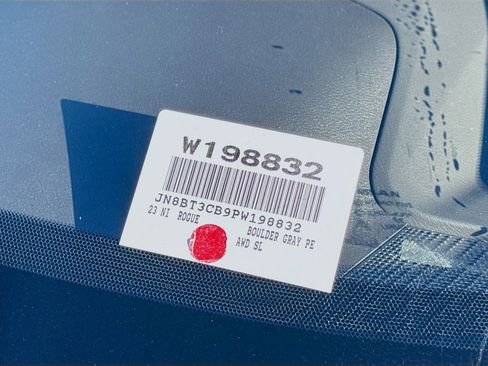 Used 2023 Nissan Rogue SL w/ SL Premium Package image 38