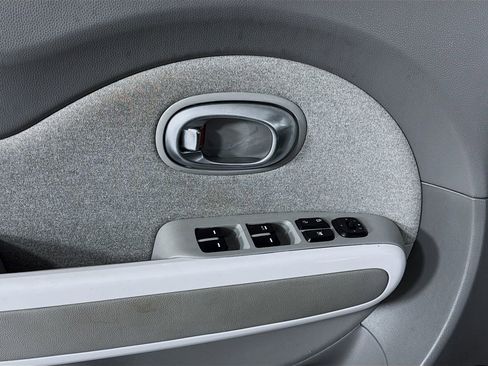 Used 2016 Kia Soul EV FWD image 17