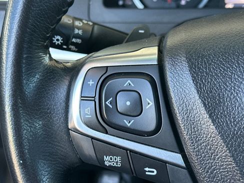 Used 2016 Toyota Camry SE image 34