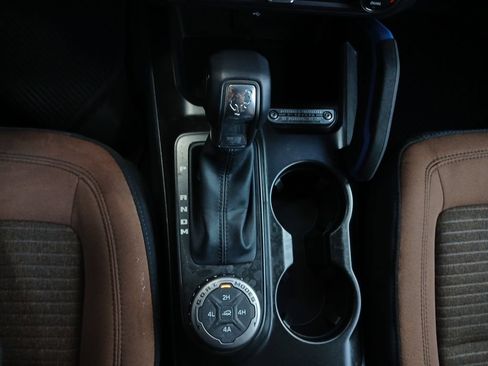 Used 2022 Ford Bronco Outer Banks w/ Sasquatch Package AWD/4WD image 10