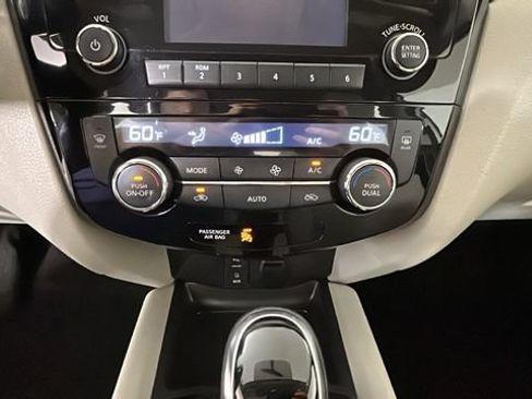 Used 2018 Nissan Rogue Sport SV w/ SV All-Weather Package FWD image 22