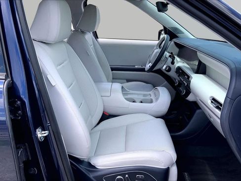 Used 2026 Hyundai Palisade Calligraphy FWD image 9