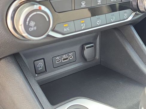 Certified 2024 Nissan Sentra SV FWD image 25