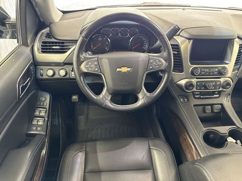 Used 2019 Chevrolet Suburban LT w/ Luxury Package AWD/4WD image 16
