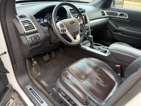 Used 2013 Ford Explorer Sport image 22