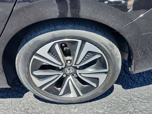 Used 2018 Honda Civic EX-T image 11