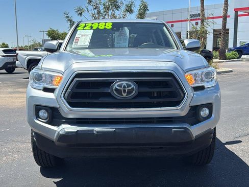 Used 2022 Toyota Tacoma SR5 RWD image 2