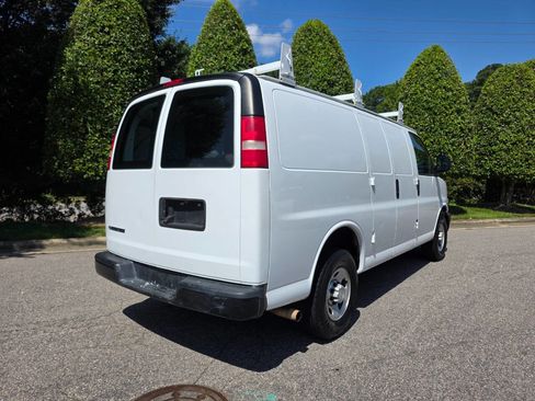 Used 2018 Chevrolet Express 2500 w/ Driver Convenience Package image 5